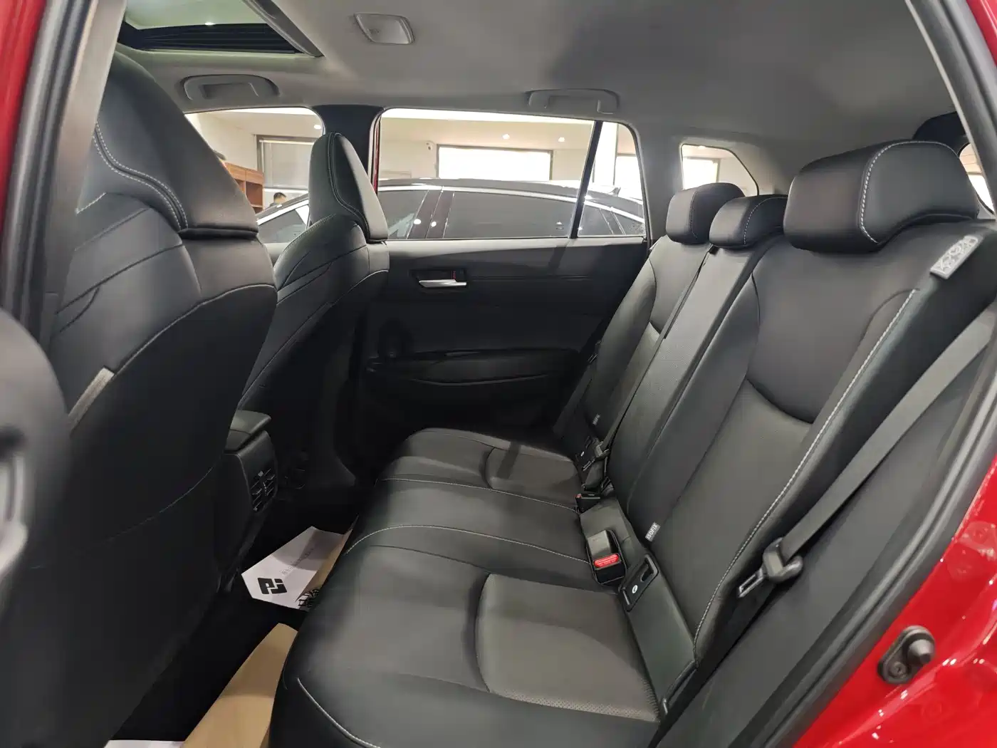 Toyota Frontlander 2022 2.0L CVT Luxury PLUS Edition фото 6