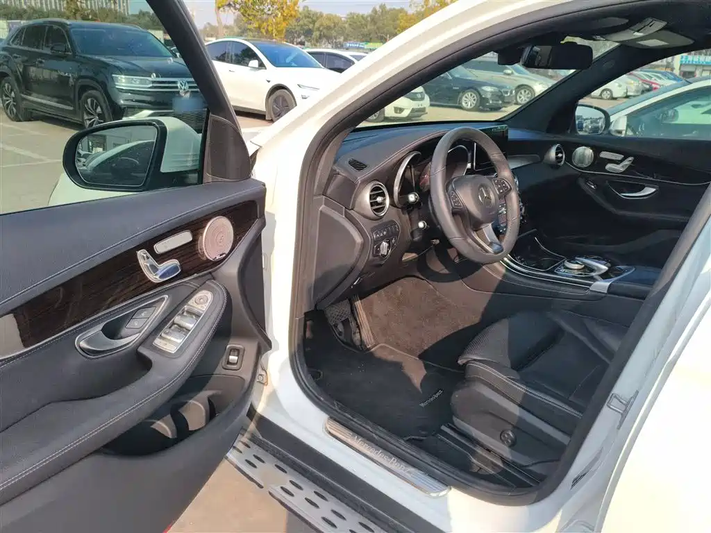 Mercedes-Benz GLC 2017 GLC 260 4MATIC Luxury фото 12