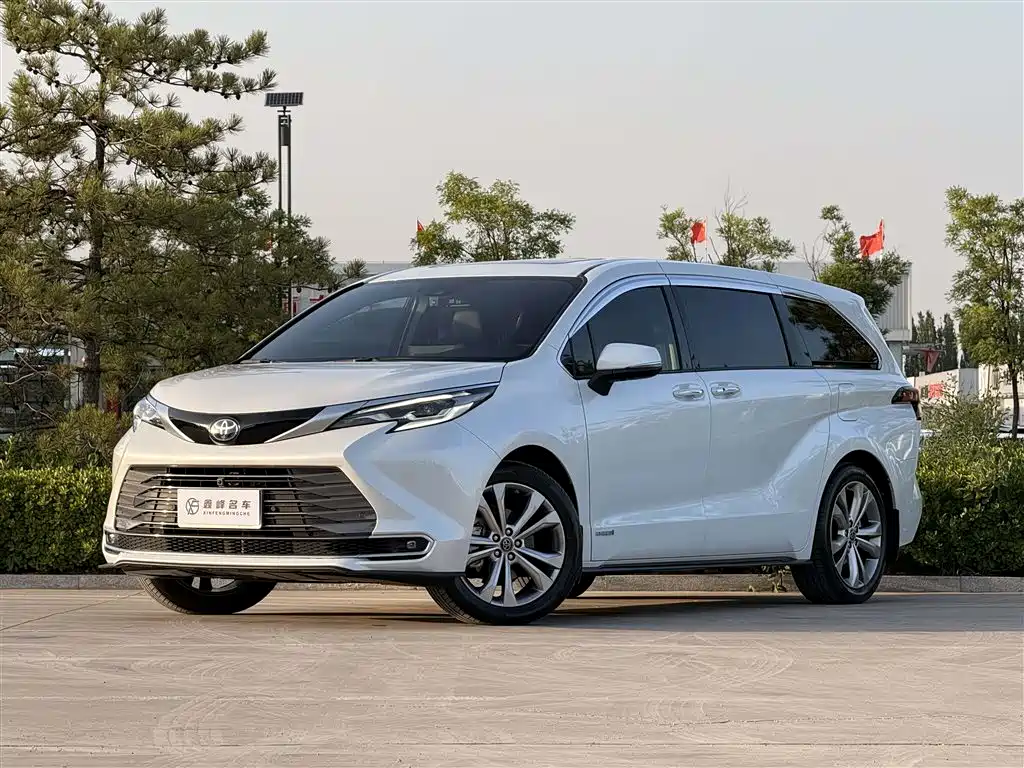 Toyota Sienna 2023 2.5L Hybrid Premium Edition