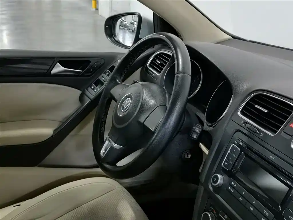 Volkswagen Golf 2012 1.6 Automatic Comfort Type фото 22