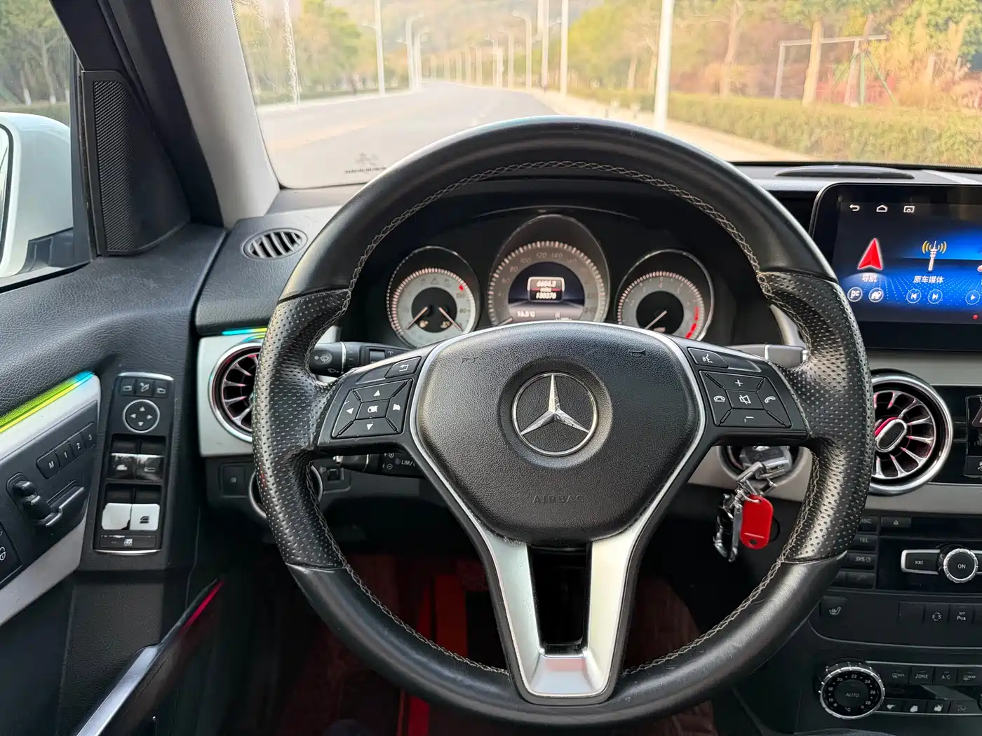 Mercedes-Benz GLK-Class 2013 GLK 300 4MATIC Dynamic Sunroof фото 5