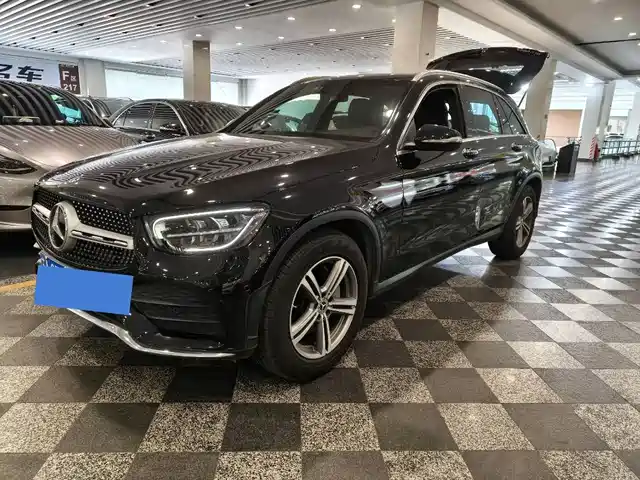 MERCEDES-BENZ GLC