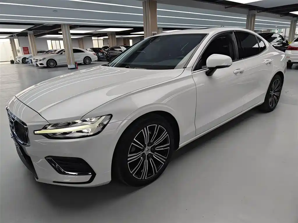 Volvo S60 2020 T4 Momentum Luxury Edition