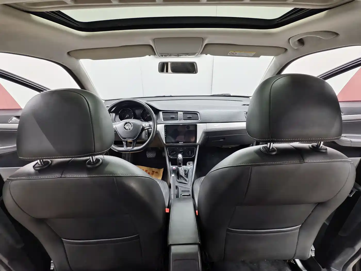 Volkswagen Lavida 2017 1.6L Automatic Comfort Edition фото 10