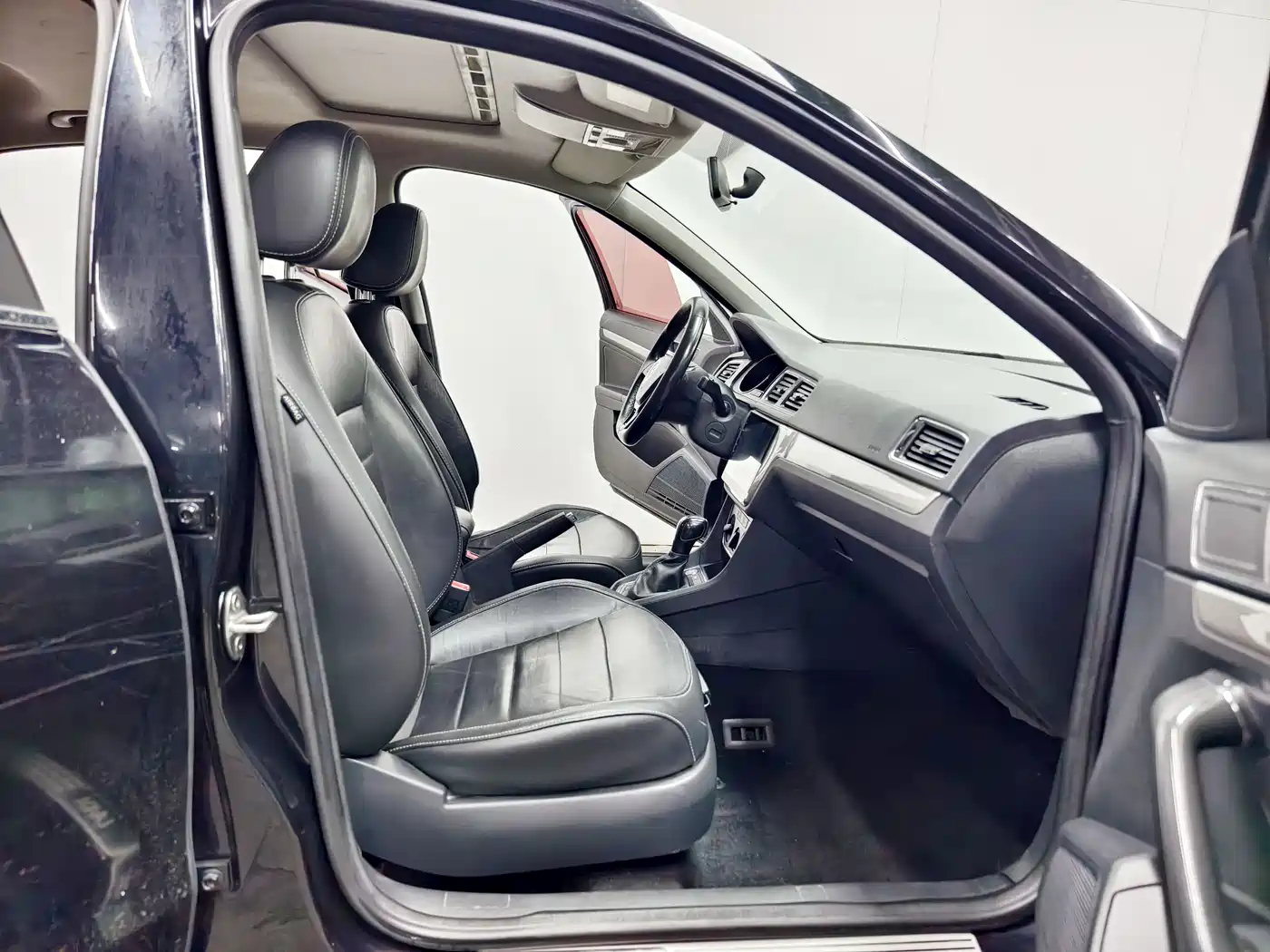Volkswagen Lavida 2017 1.6L Automatic Comfort Edition фото 14