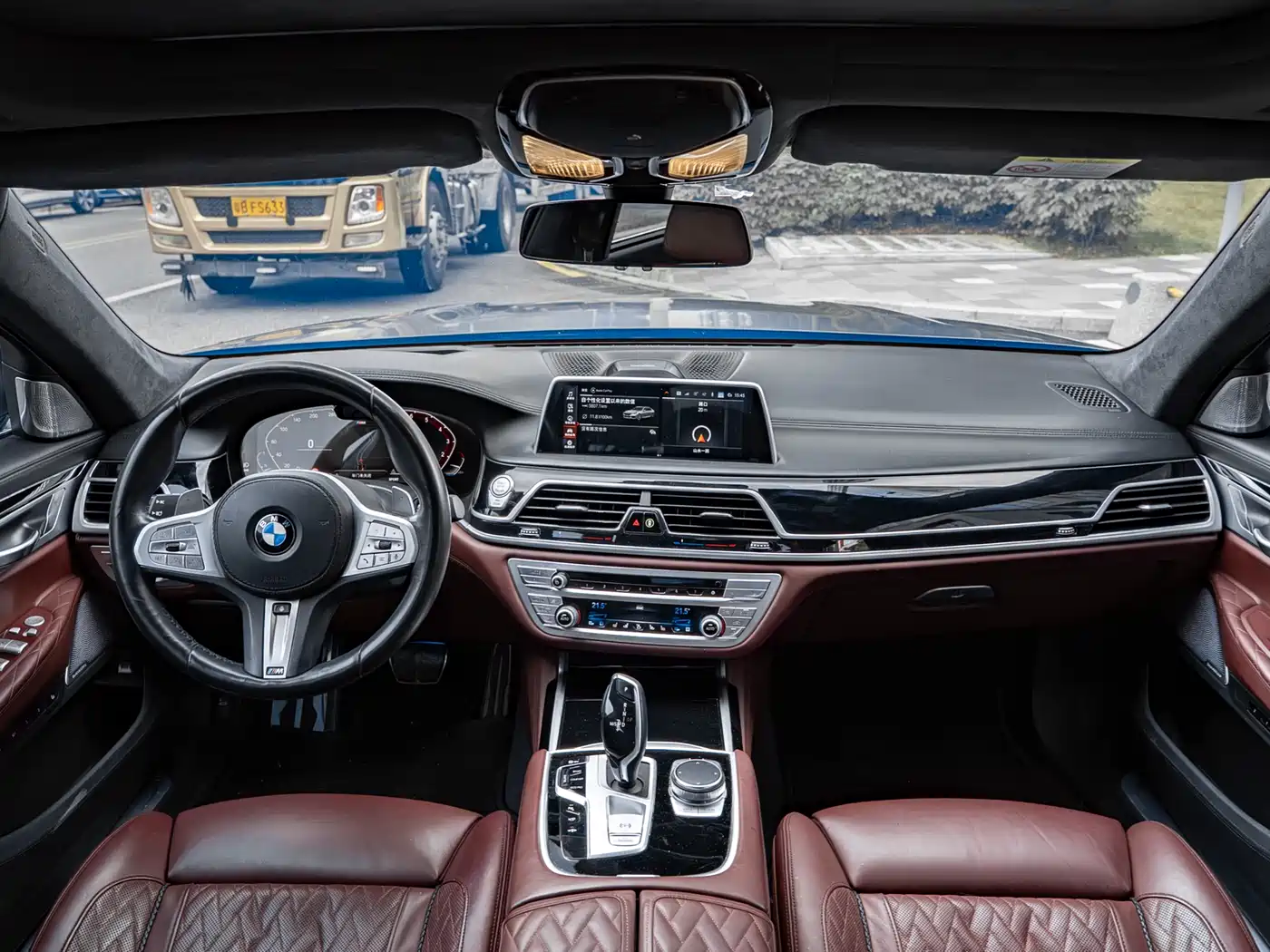 BMW 7 Series 2019 740Li xDrive Executive M Sport Package фото 3