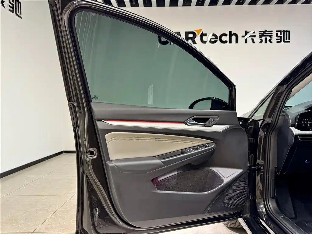 Volkswagen Golf 2023 Facelift 280TSI DSG Pro фото 17