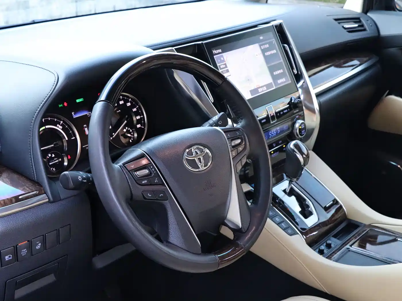 Toyota Alphard 2021 Hybrid 2.5L Luxury фото 15