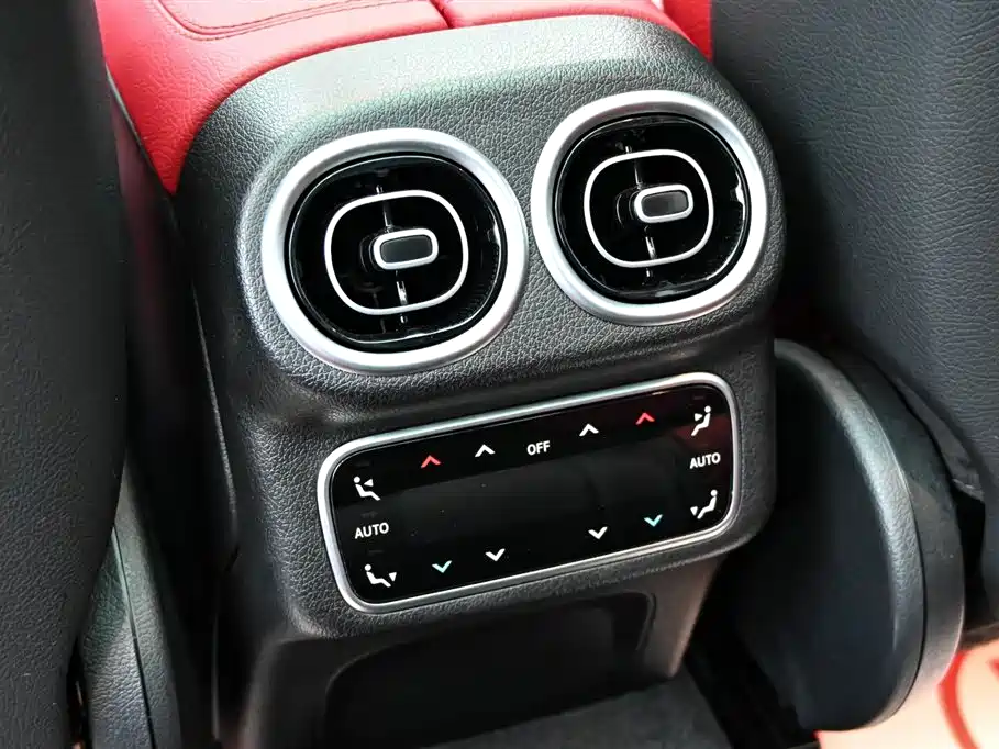 Mercedes-Benz GLC 2023 GLC 300 L 4MATIC Sport 5-Seater фото 33