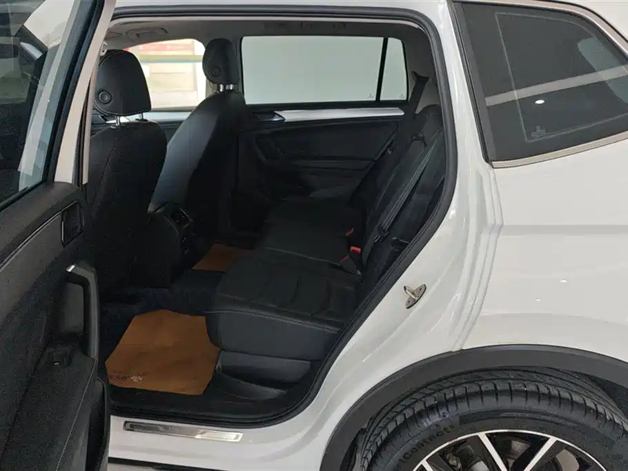Volkswagen Tiguan L 2019 Facelift 330TSI Auto 2WD Smart Luxury China VI фото 11
