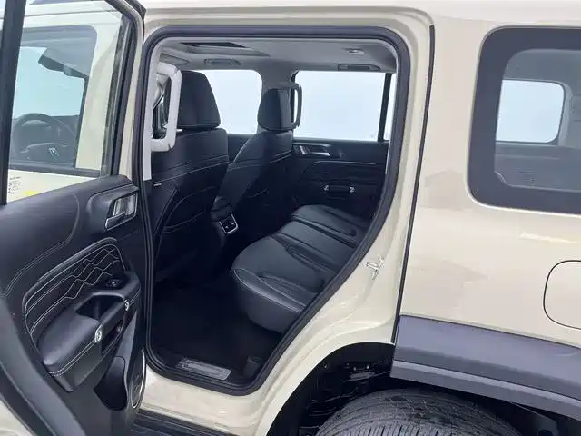 TANK TANK 300 NEW ENERGY