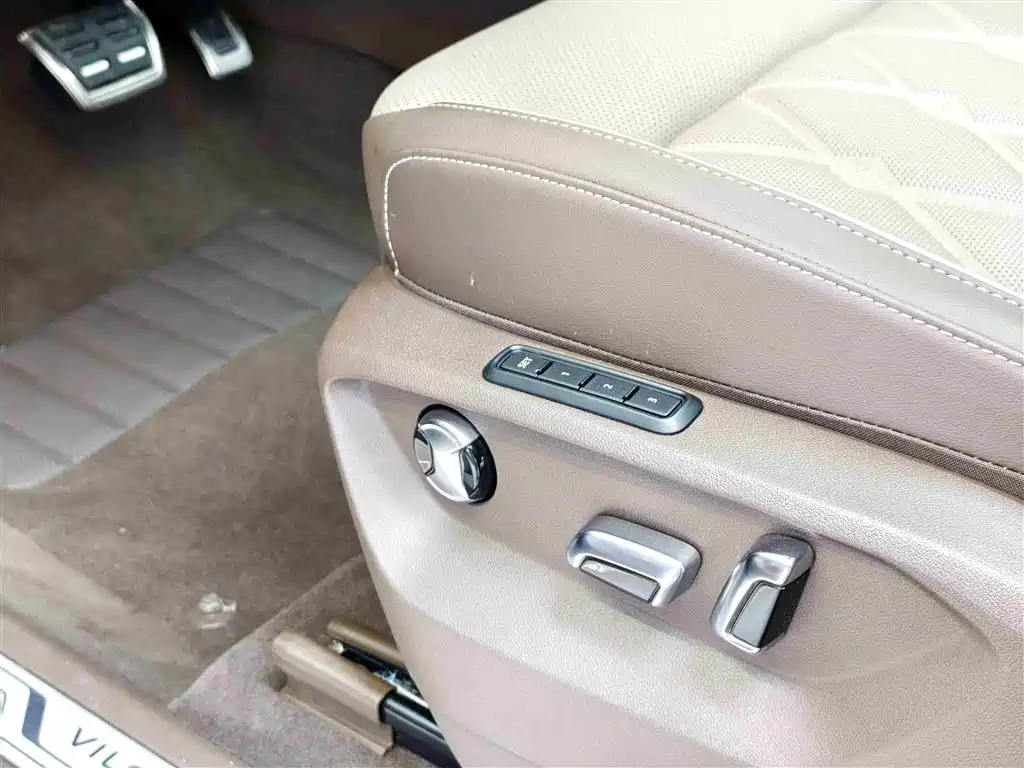 Volkswagen Viloran 2024 380TSI Executive Edition фото 16