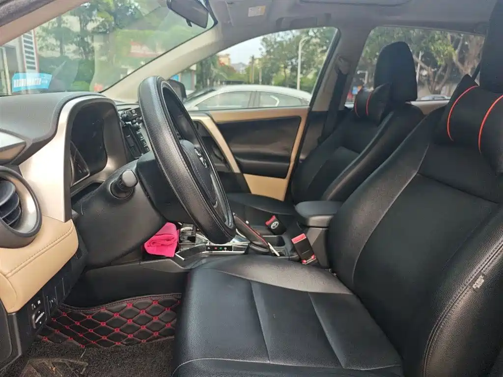 Toyota RAV4 Rongfang 2015 2.0L CVT 2WD Trend Edition фото 8