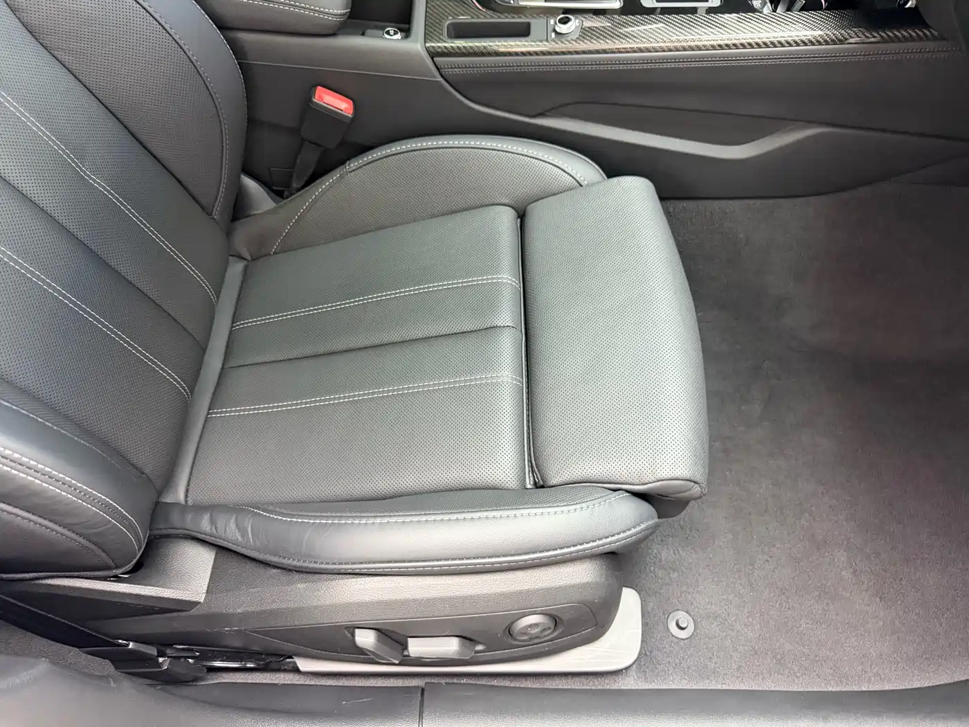 Audi A4L 2023 40 TFSI Luxury Sport фото 30