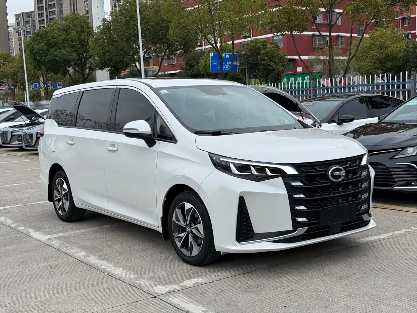 GAC Trumpchi Trumpchi M6 2023 PRO 270T DCT Luxury Edition фото 3