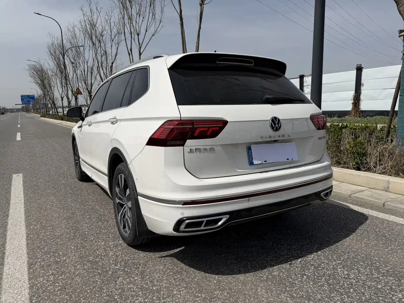 Volkswagen Tiguan L 2022 330TSI Auto 2WD R-Line Premium Edition фото 14