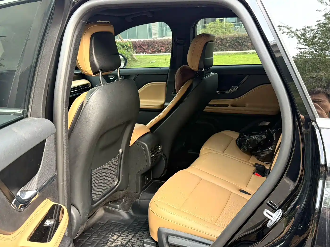 LINCOLN ADVENTURER