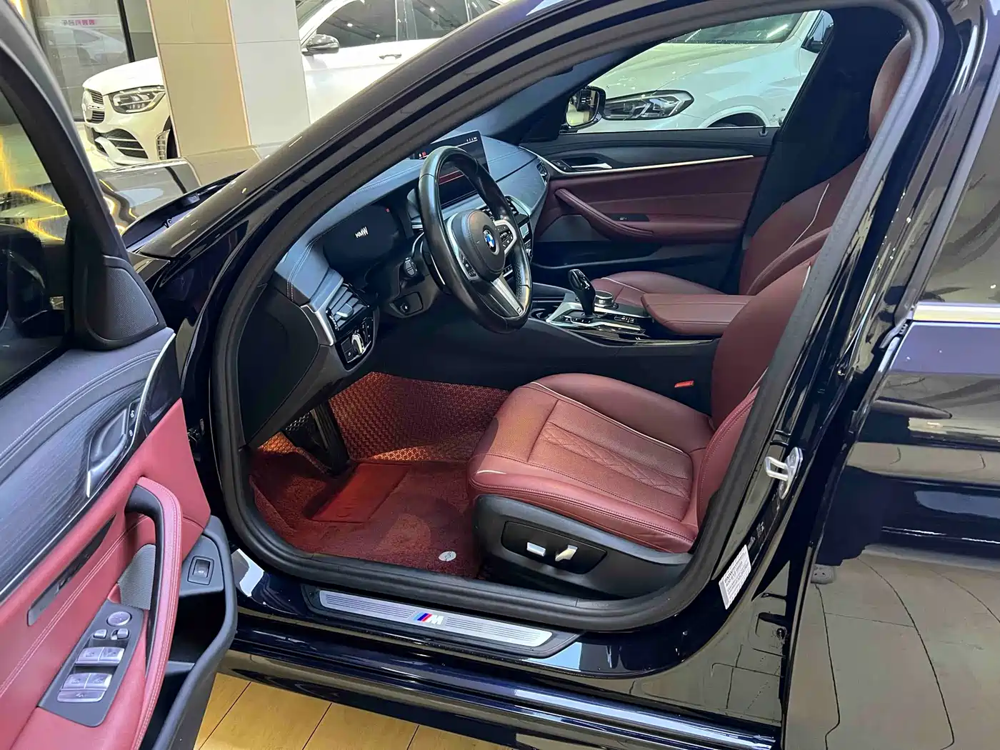 BMW 5 Series 2022 530Li Leading M Sport Package фото 4