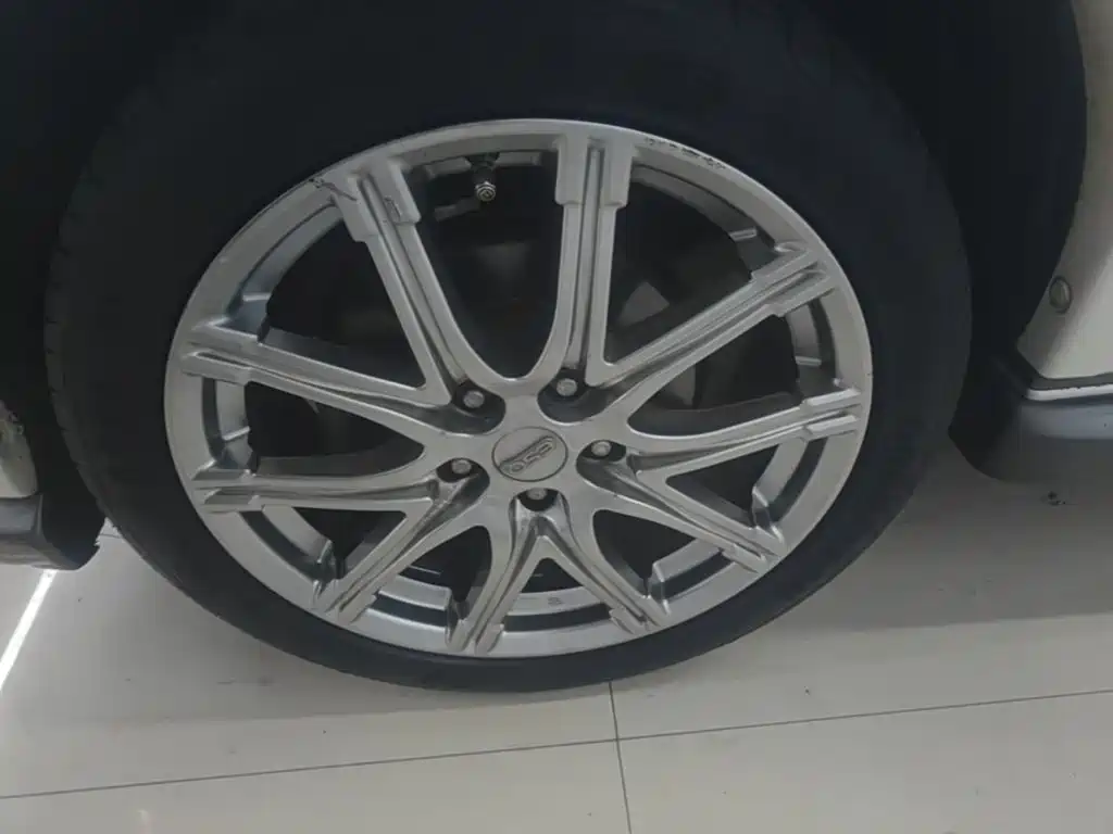 Infiniti ESQ 2017 2014 1.6L Free Edition