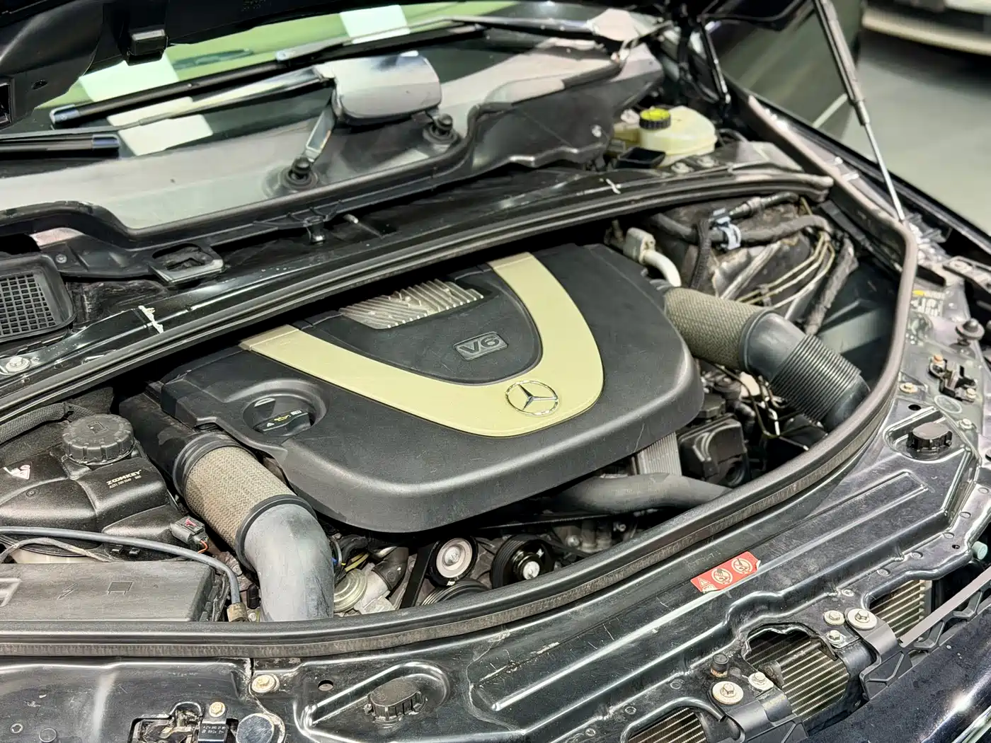 Mercedes-Benz R-Class 2010 R 350 L 4MATIC фото 18