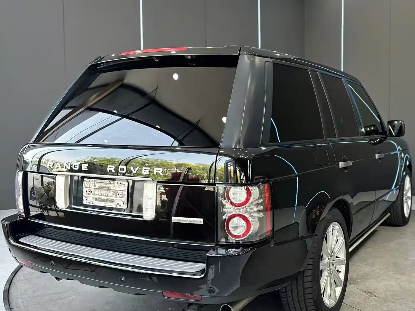 Land Rover Range Rover 2011 5.0 SC V8 фото 6