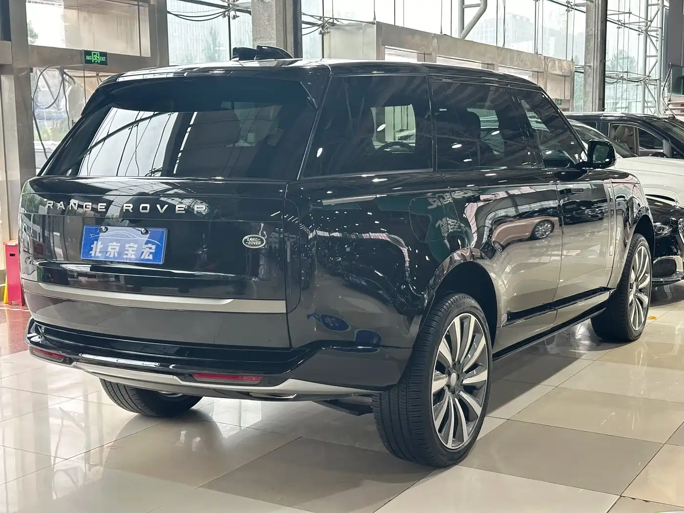 Land Rover Range Rover 2025 2025 3.0 L6 400PS Flourishing Era Extended Wheelbase