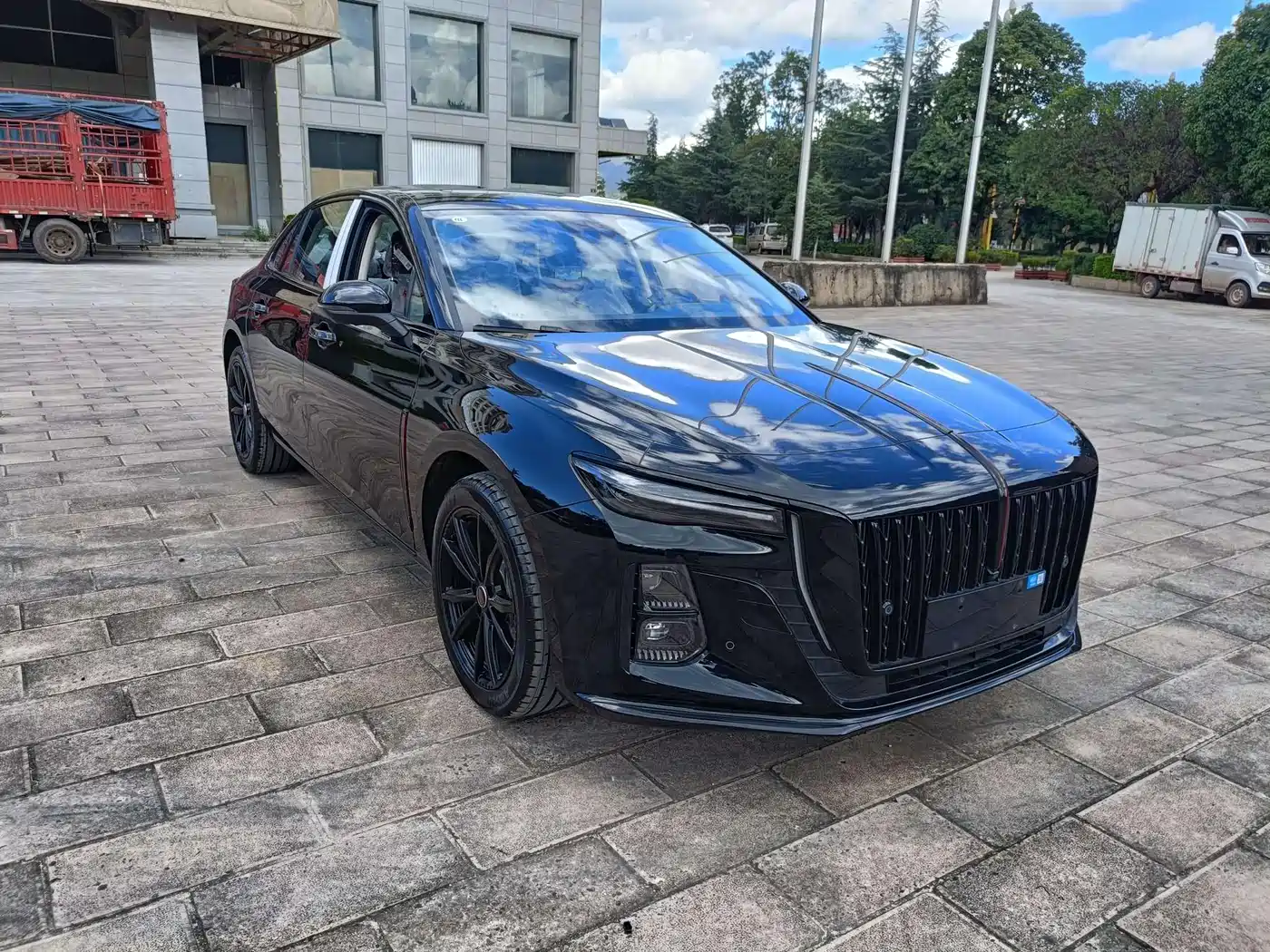 Hongqi H5 2025 1.5T DCT Mystic Shadow 2 Million Edition фото 3