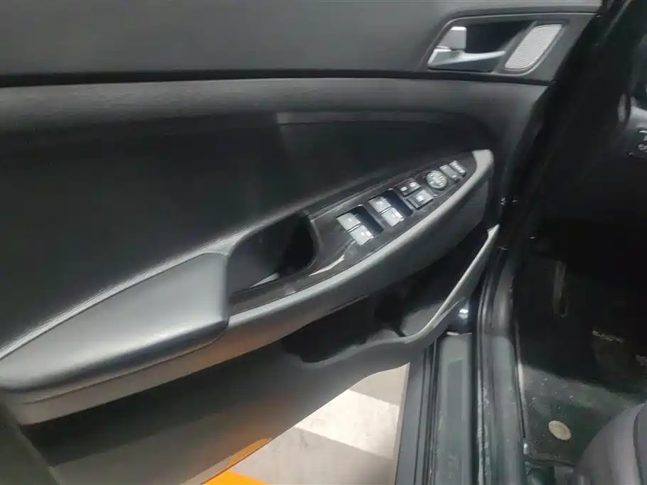 Hyundai Tucson 2019 280TGDi Dual-clutch 2WD Fashion Edition China VI фото 7
