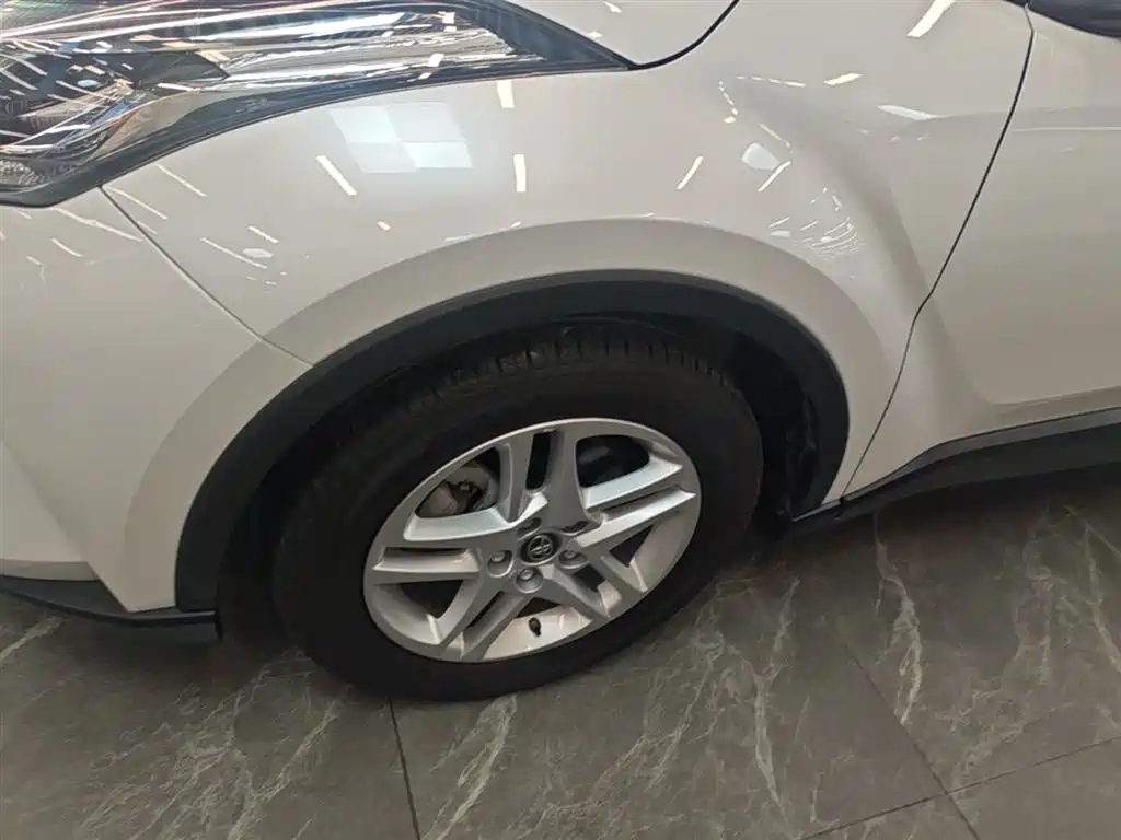 Toyota C-HR 2022 2.0L Leading Edition фото 23