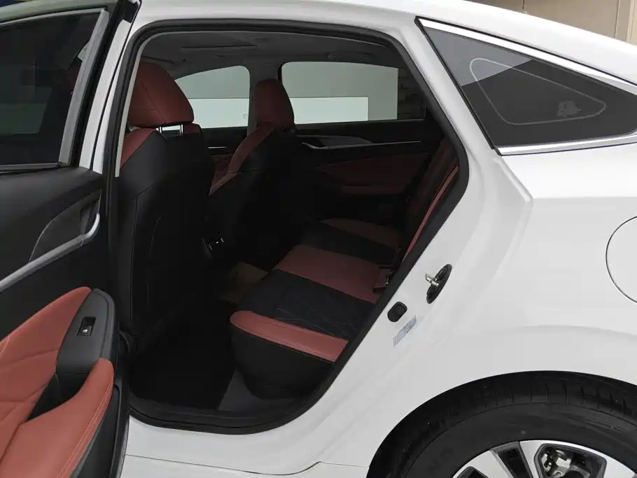 Changan Eado 2025 2024 PLUS Blue Whale NE 1.4T GDI DCT High Performance Edition