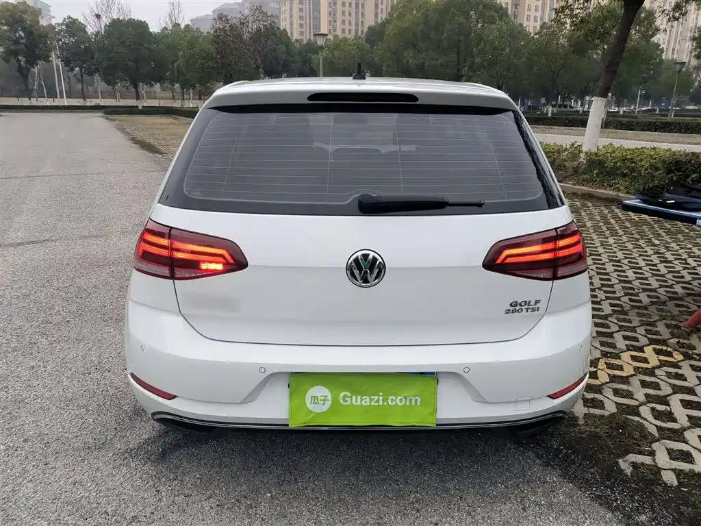 Volkswagen Golf 2020 Beloved Edition 280TSI DSG Comfort фото 6