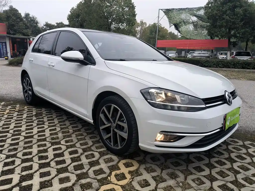 Volkswagen Golf 2020 Beloved Edition 280TSI DSG Comfort фото 4