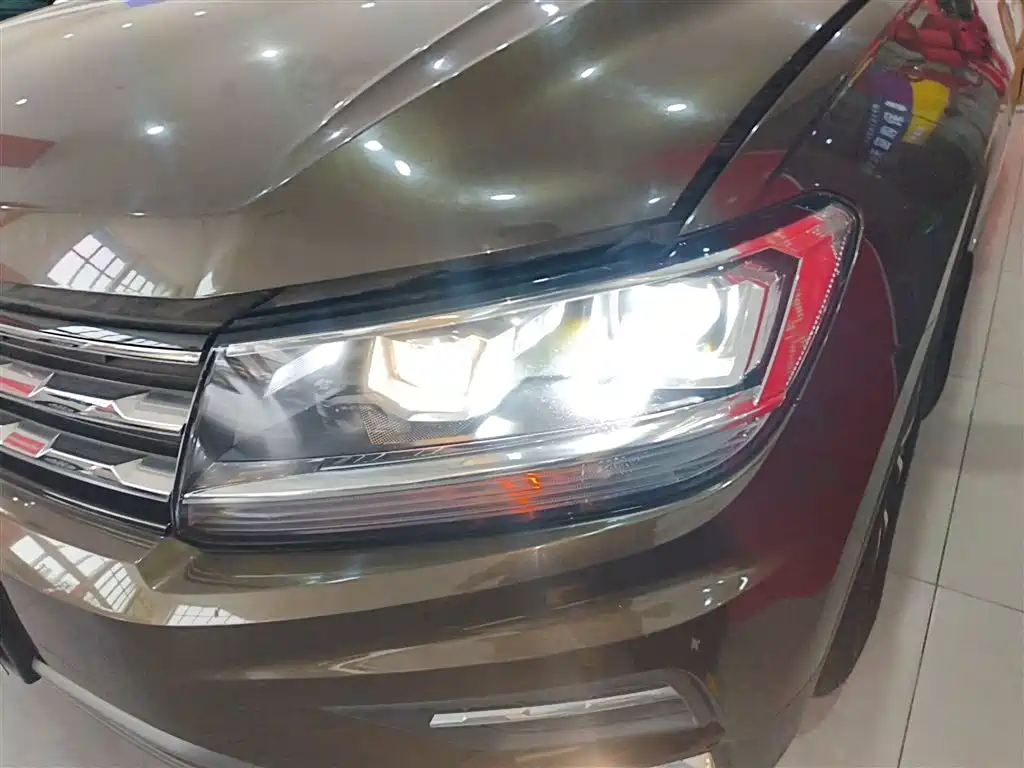 Volkswagen Tiguan L 2018 330TSI Automatic 2WD Luxury Edition фото 24