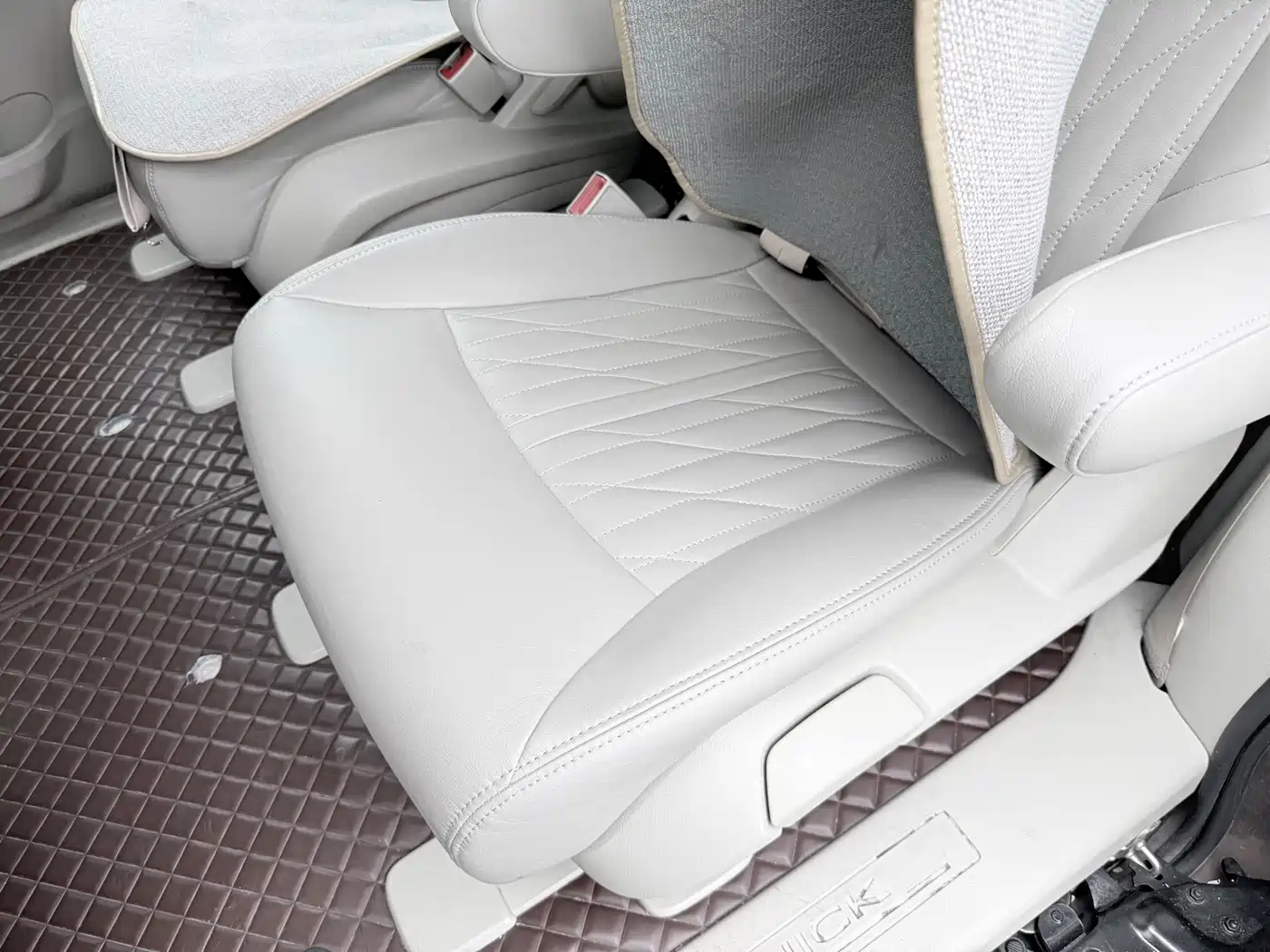 Buick GL8 2021 Land Business Class 652T Luxury фото 16