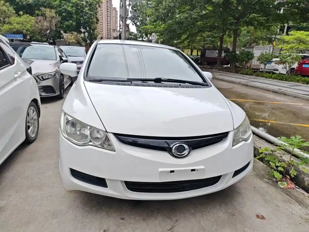 CIIMO CIIMO 2016 2015 1.8L Automatic Comfort Edition