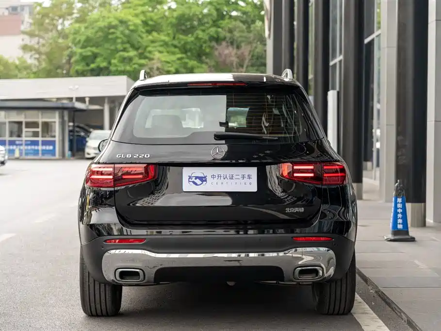 MERCEDES-BENZ GLB