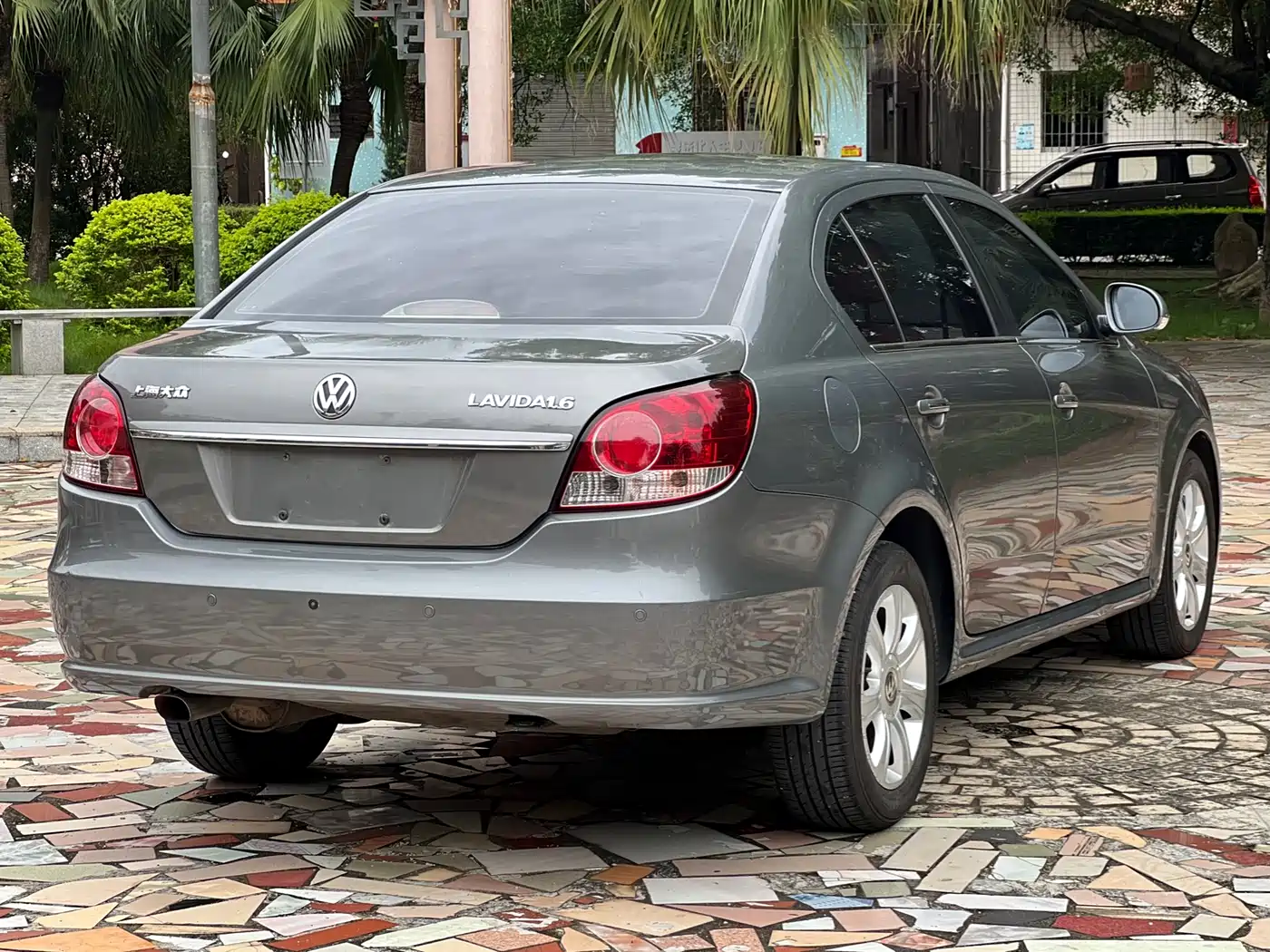 Volkswagen Lavida 2011 1.6L Automatic Pinya Edition фото 7