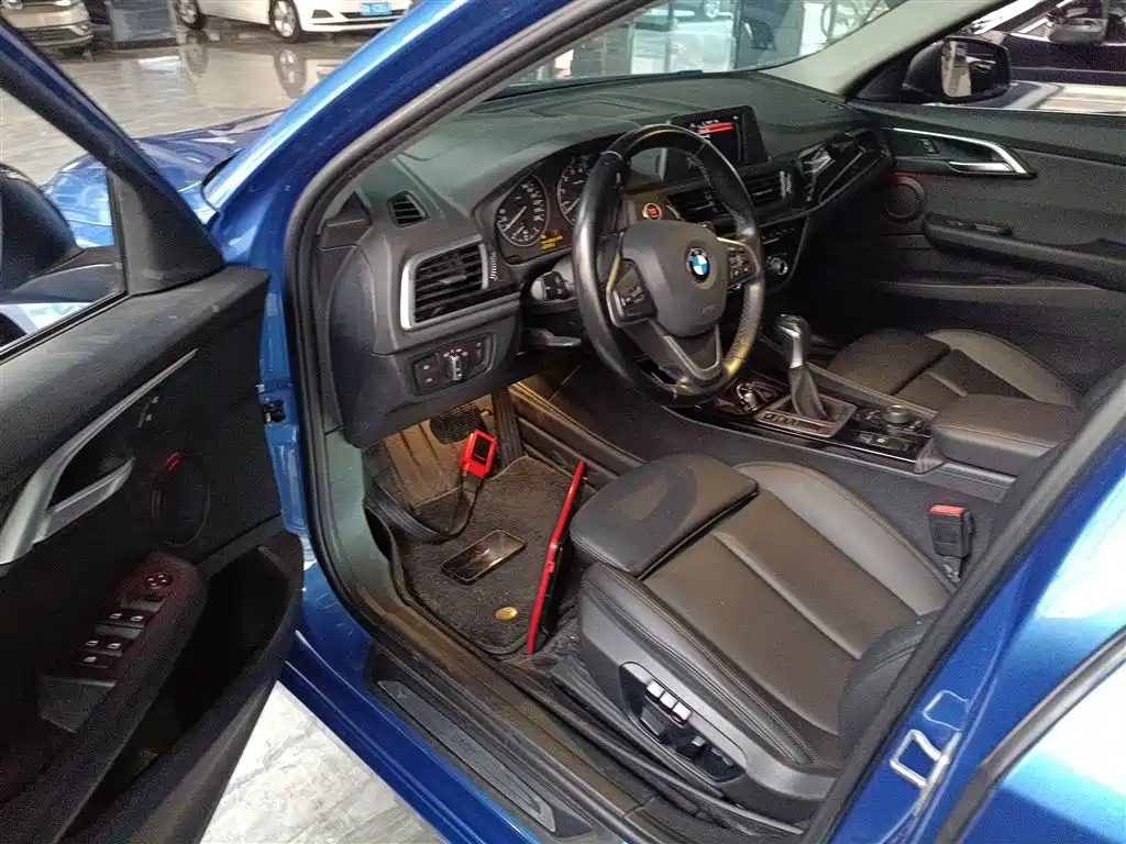 BMW 1 Series 2017 118i Sport фото 12