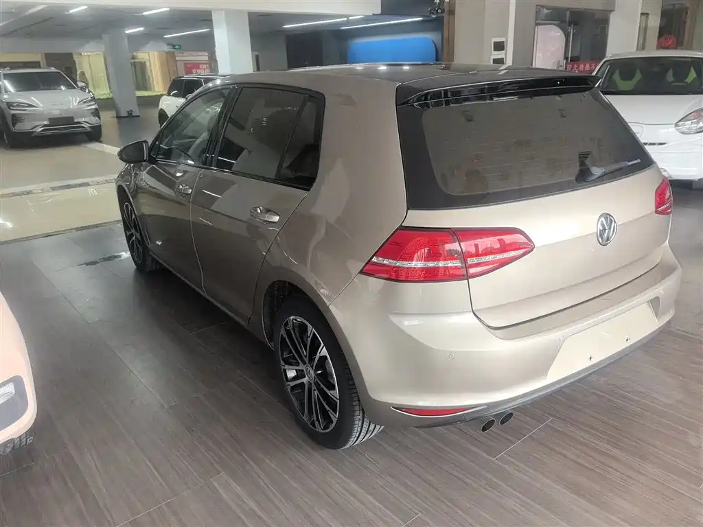 Volkswagen Golf 2016 230TSI Automatic Comfort фото 5