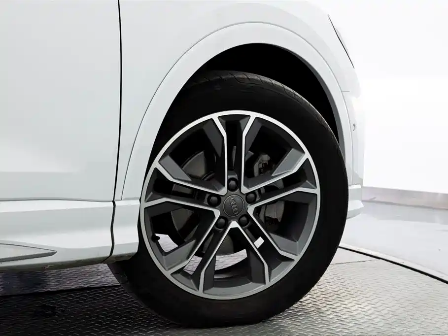 Audi Q3 2019 40 TFSI Fashion Dynamic фото 19