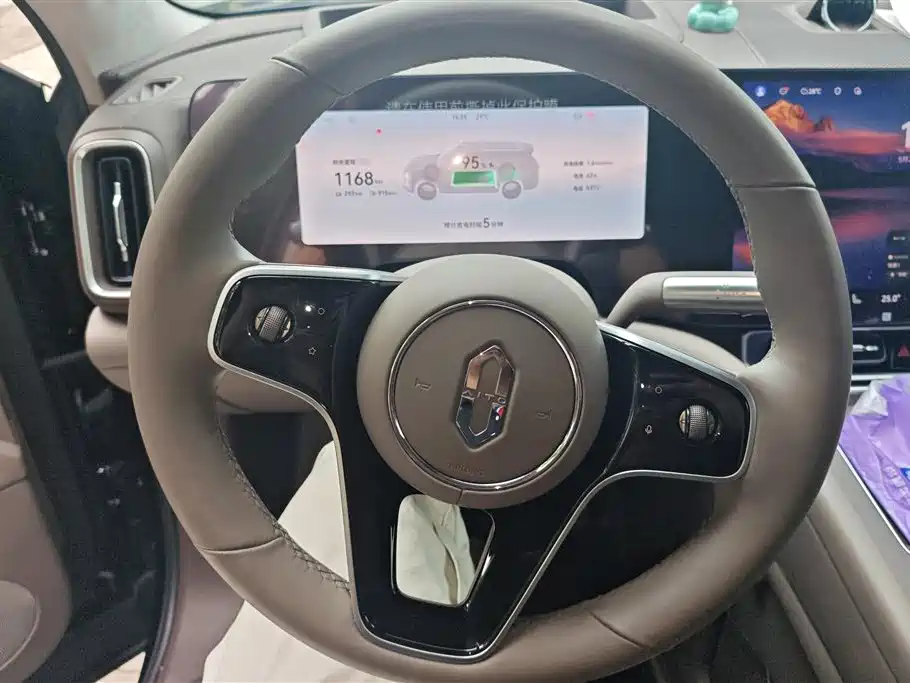 AITO Wenjie AITO M9 2025 Extended Range Ultra 52kWh 5-Seater фото 15