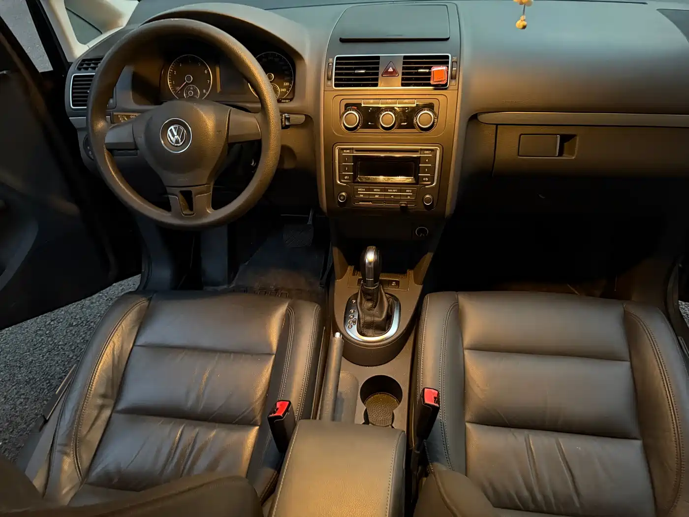 Volkswagen Touran 2015 1.4T DSG Comfort Edition 5-seater фото 16