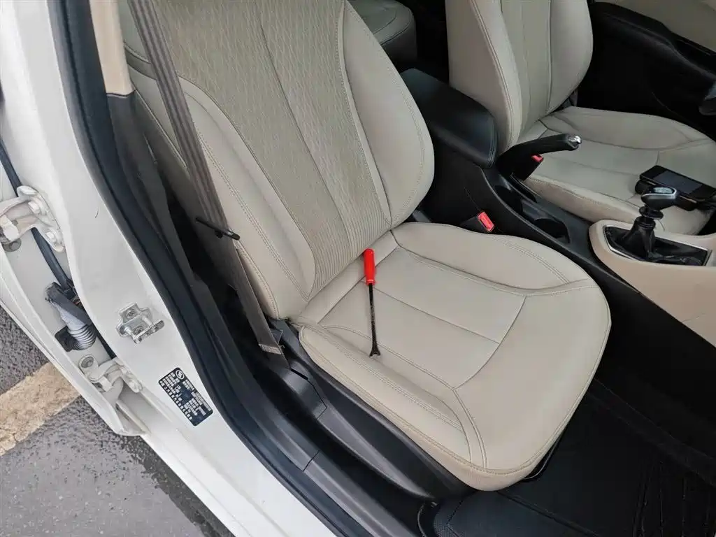 Buick Excelle 2017 15N Manual Elite фото 25