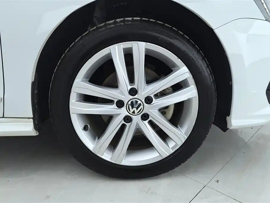 Volkswagen Sagitar 2018 280TSI DSG Spark Edition фото 6
