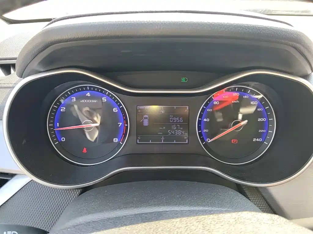 Фото 12 - Geely Vision