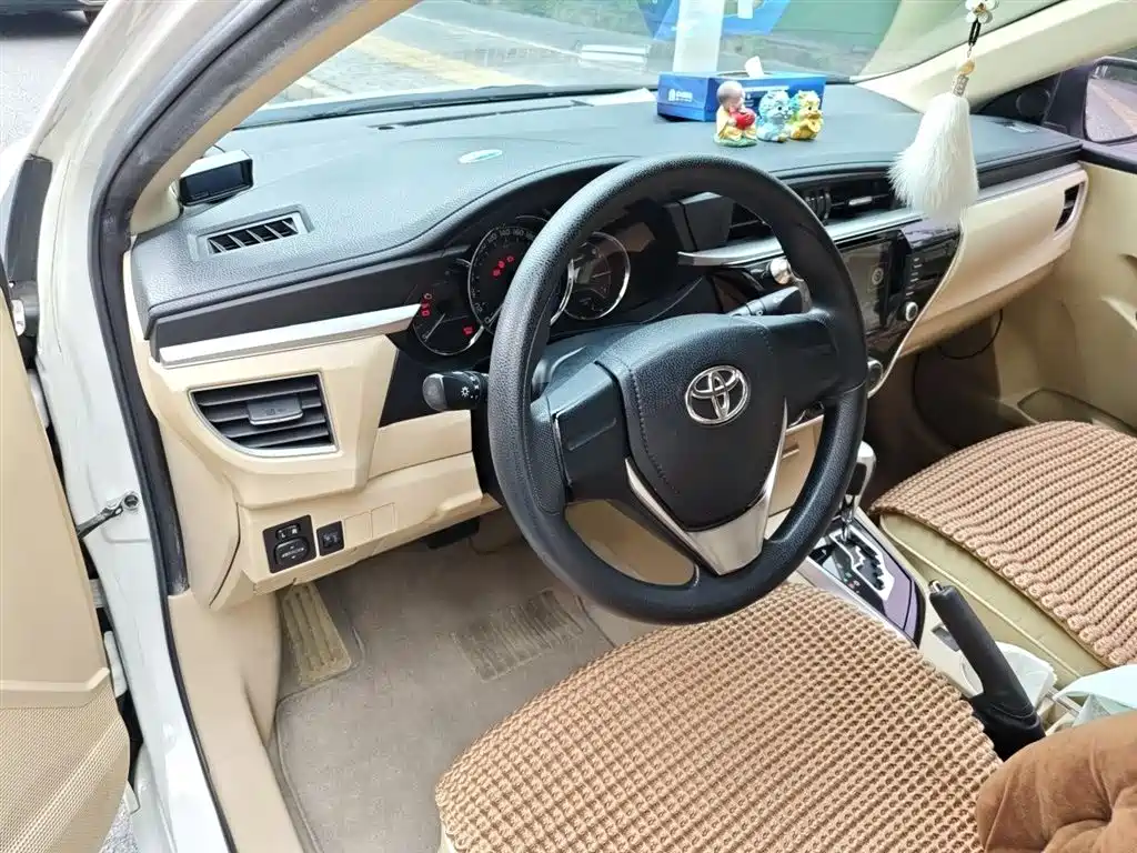 Toyota Corolla 2014 1.6L CVT GL фото 13
