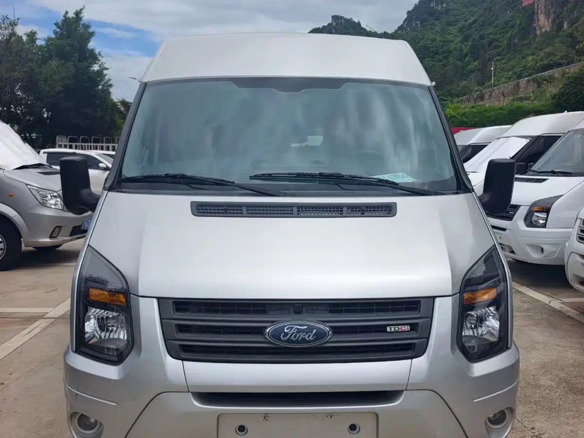 Ford New Generation Transit 2020 2019 Model 2.2T Multi-function Short Wheelbase Medium Roof 6-seater China VI