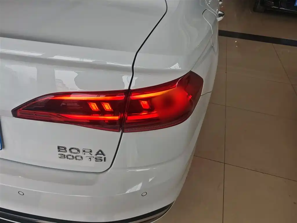 Volkswagen Bora 2023 300TSI DSG Premium Edition фото 8