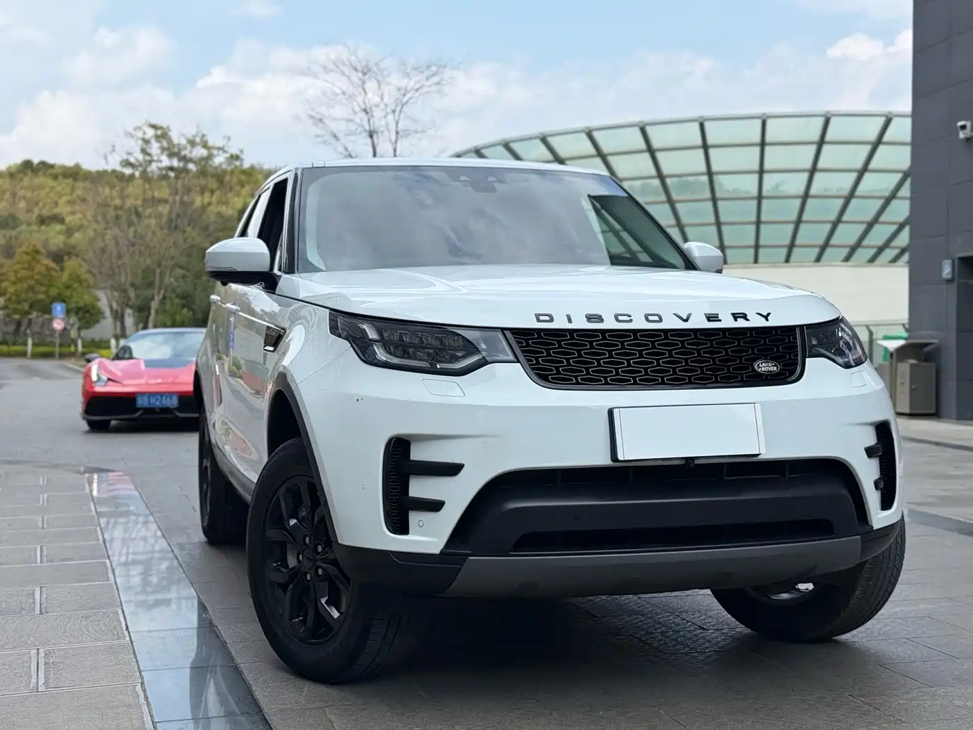 Land Rover Discovery 2018 3.0 SC V6 SE фото 3