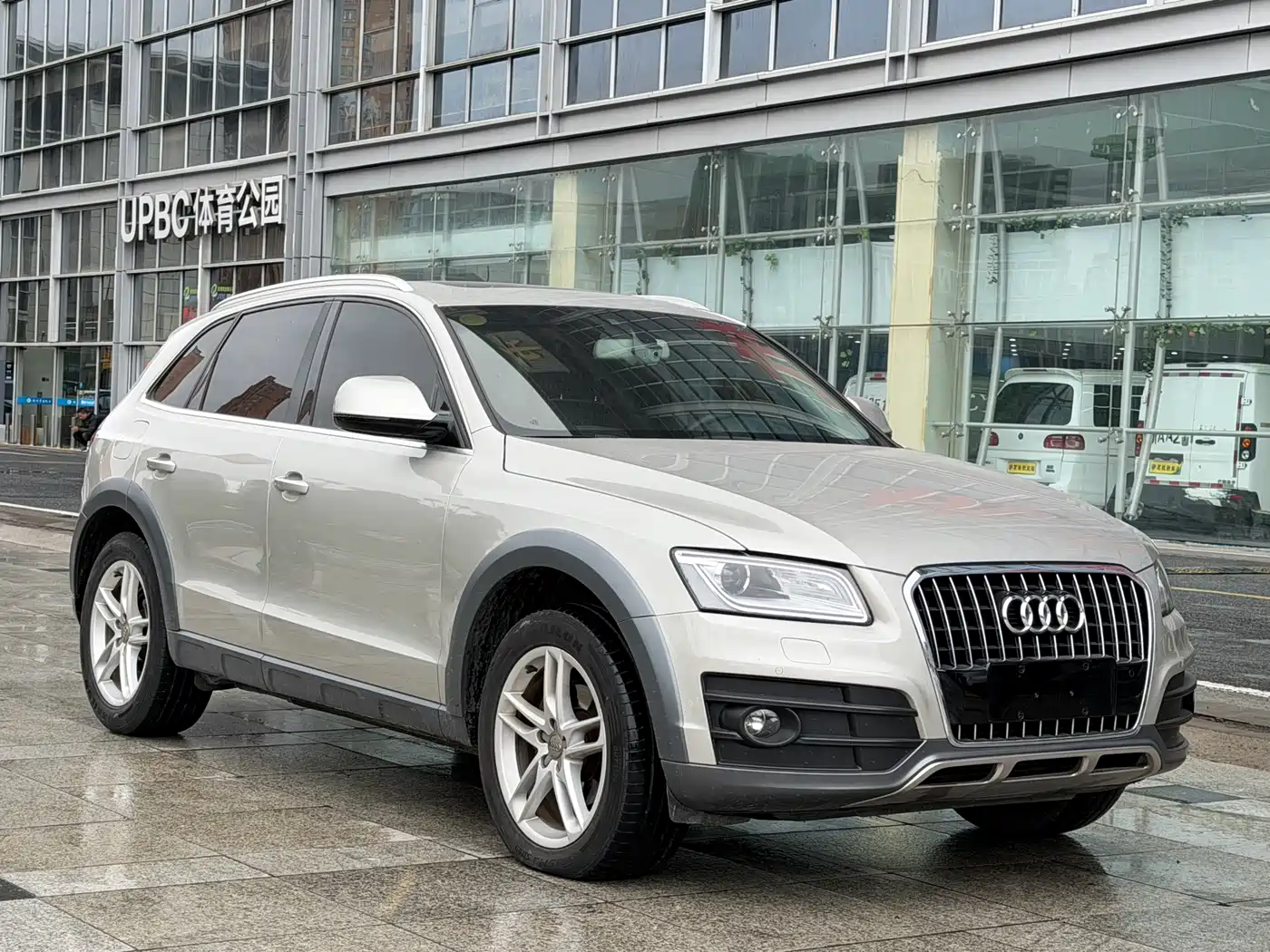 AUDI Q5